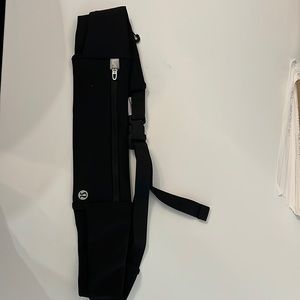 Lululemon Fast and Free running belt.